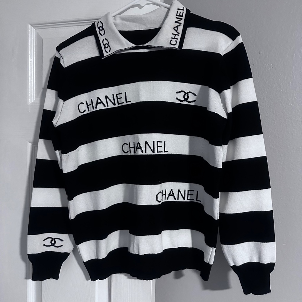 Sweaters - Picture 5 of 11